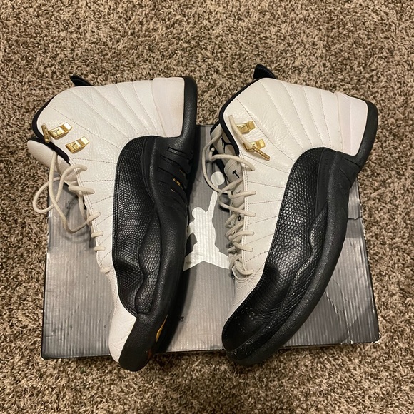 Jordan 12 - Picture 2 of 5